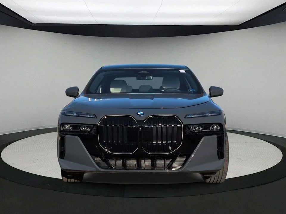 2026 BMW G70 7 Series - Image 3 of 20
