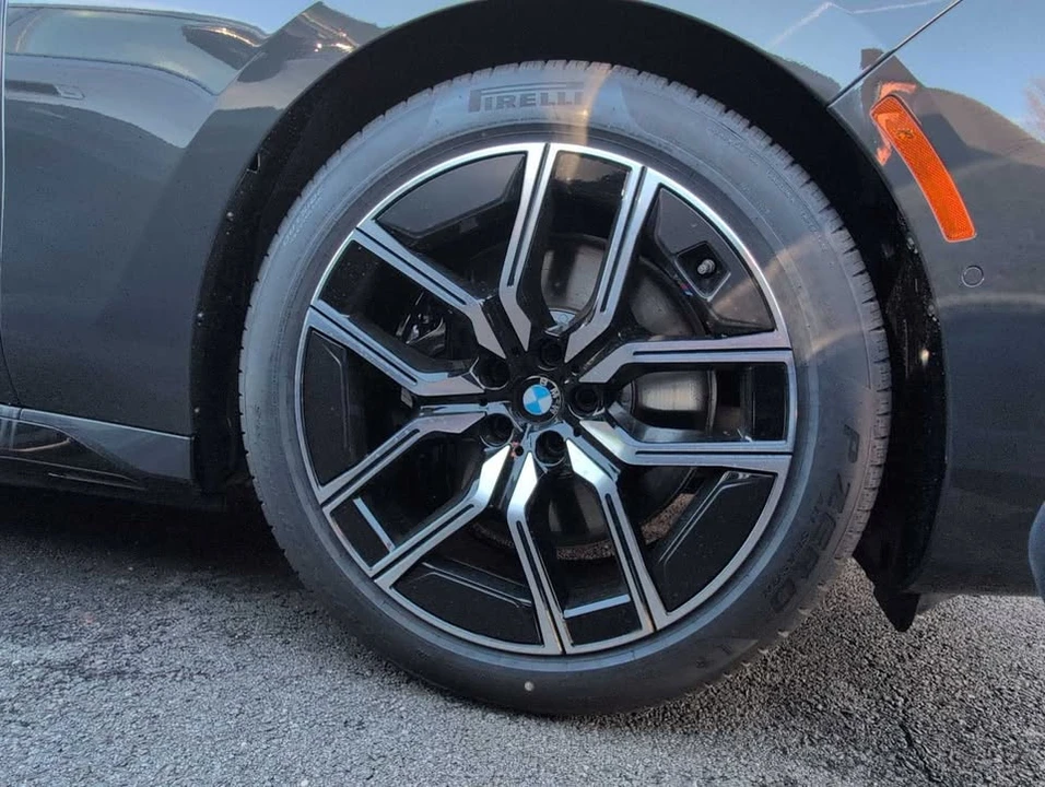 2026 BMW G70 7 Series - Image 14 of 20