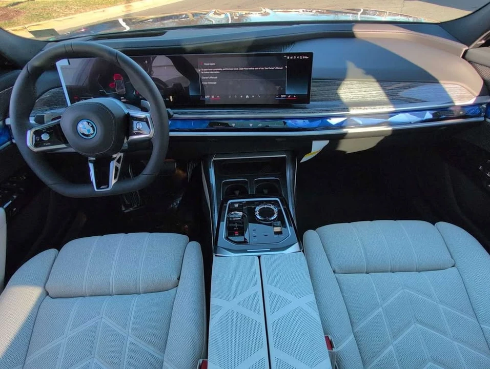 2026 BMW G70 7 Series - Image 16 of 20
