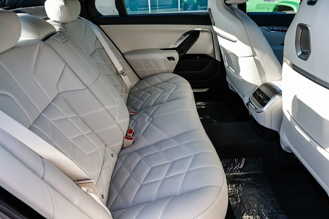 2026 BMW G70 7 Series - Image 18 of 21