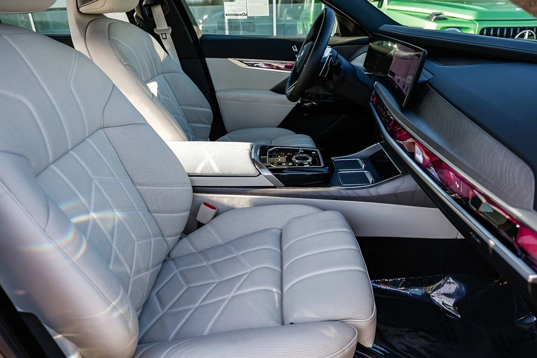 2026 BMW G70 7 Series - Image 17 of 21