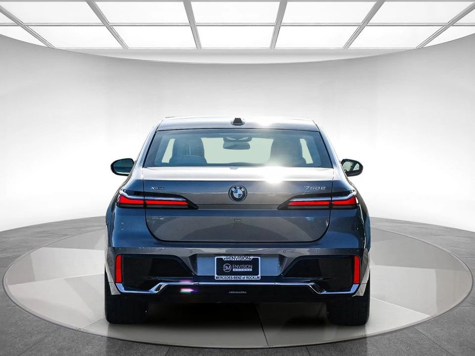 2026 BMW G70 7 Series - Image 3 of 21