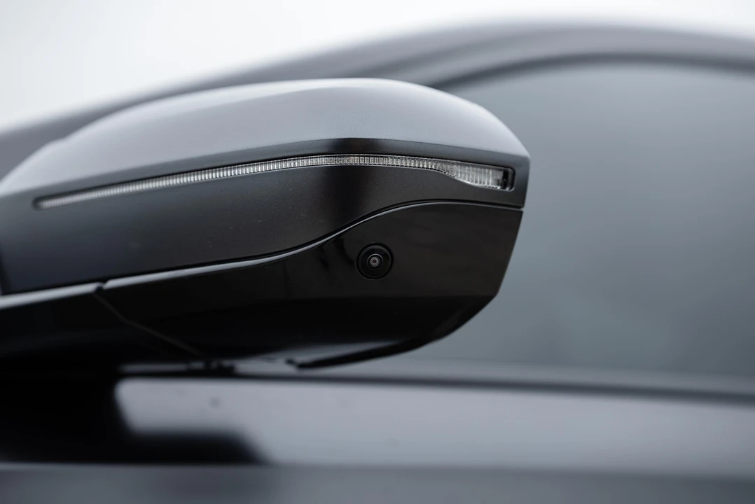 2026 BMW G70 7 Series - Image 28 of 31