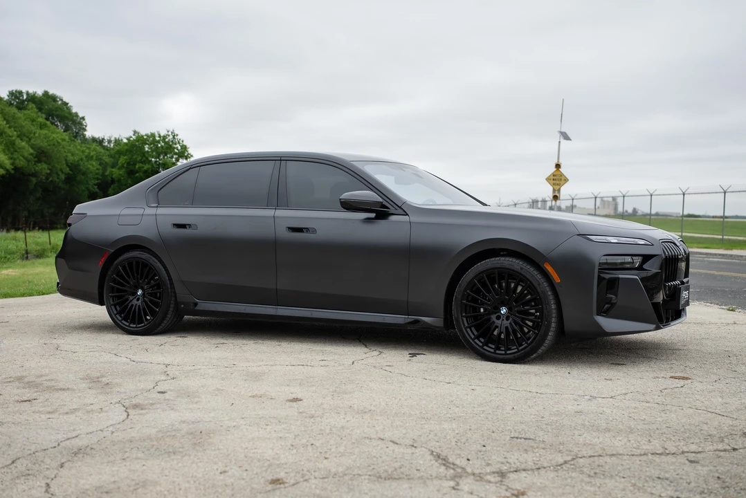 2026 BMW G70 7 Series - Image 17 of 31