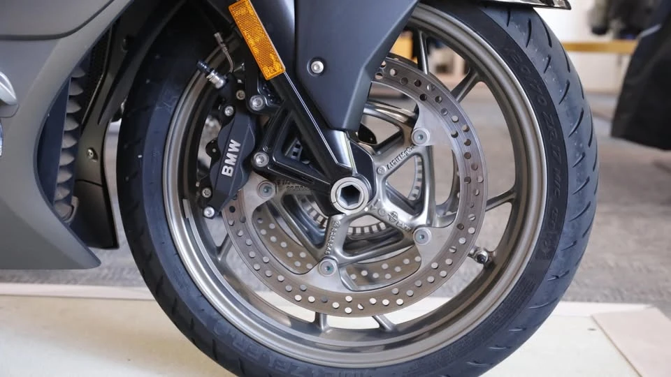 2026 BMW K1600 - Image 16 of 17