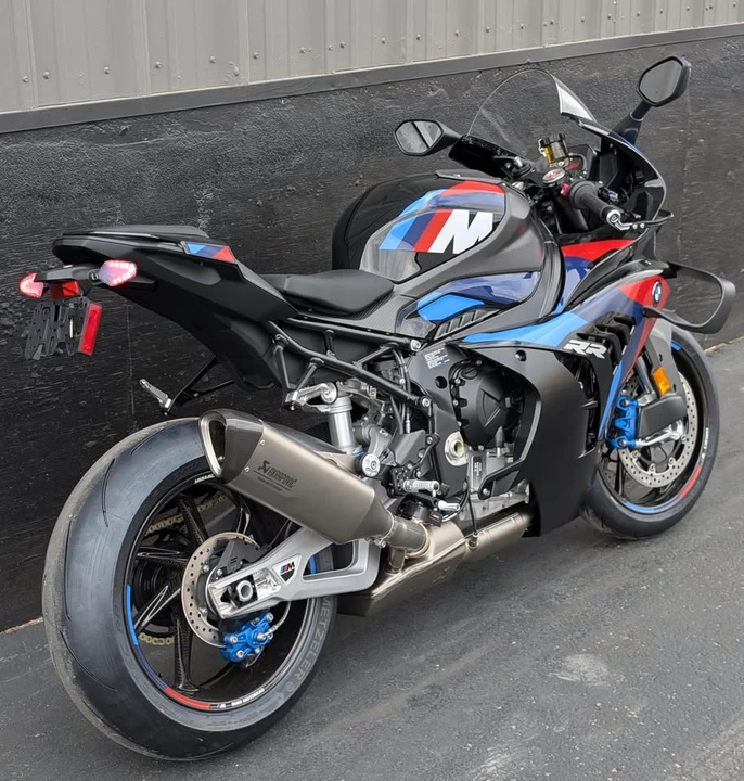 2026 BMW M1000 - Image 6 of 10
