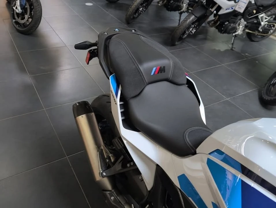 2026 BMW M1000 - Image 17 of 18