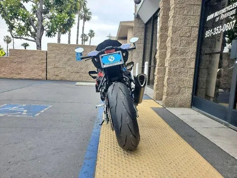 2026 BMW M1000R