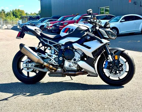 2026 BMW M1000R