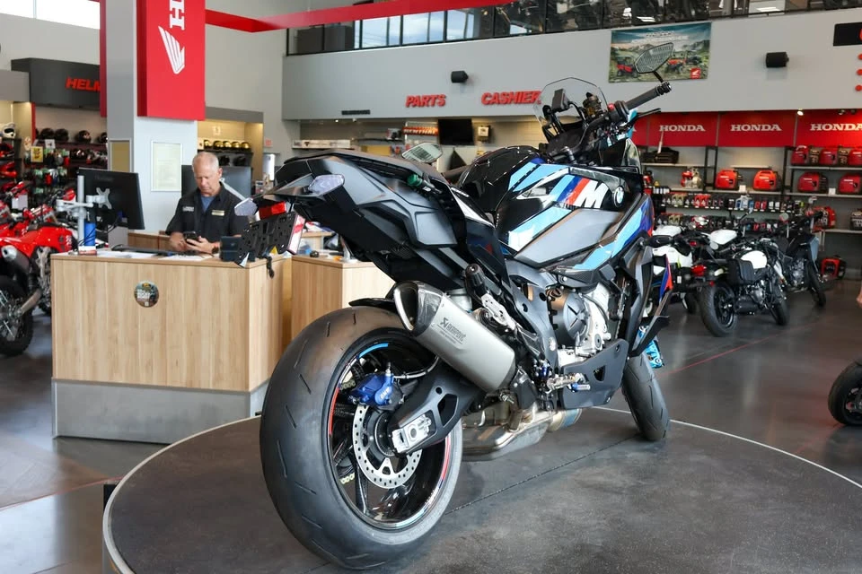 2026 BMW M1000 - Image 3 of 18