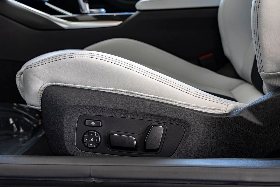 2026 BMW G82/G83 M4 - Image 16 of 31