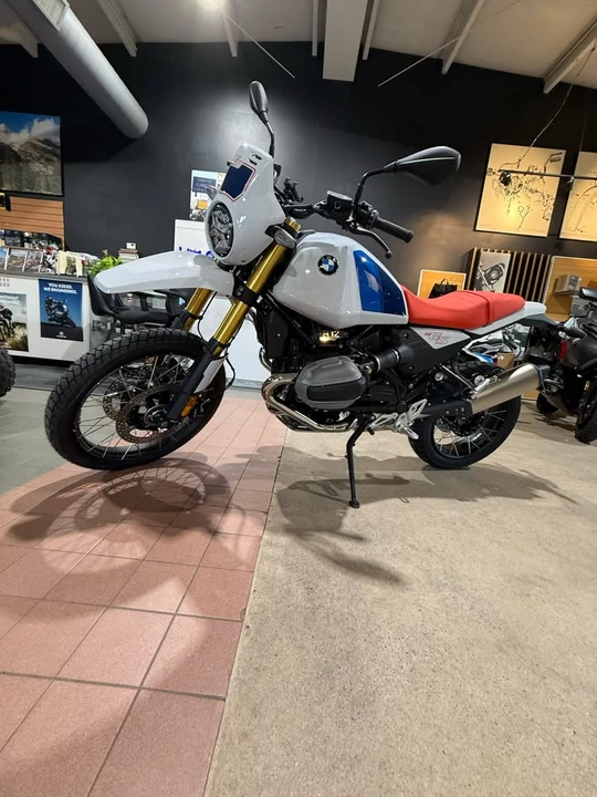 2026 BMW R 12 nineT - Image 2 of 20