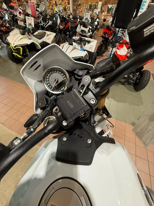 2026 BMW R 12 nineT - Image 7 of 20