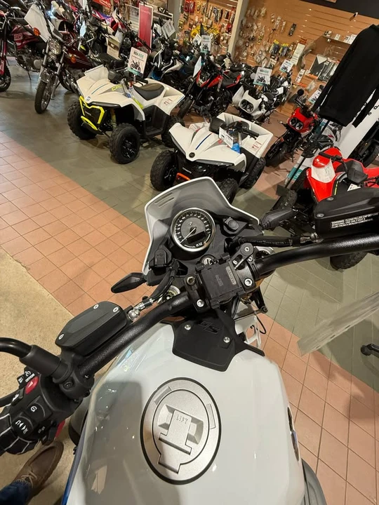 2026 BMW R 12 nineT - Image 8 of 20