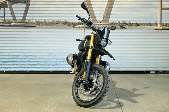 2026 BMW R 12 G/S Night Black Matte
