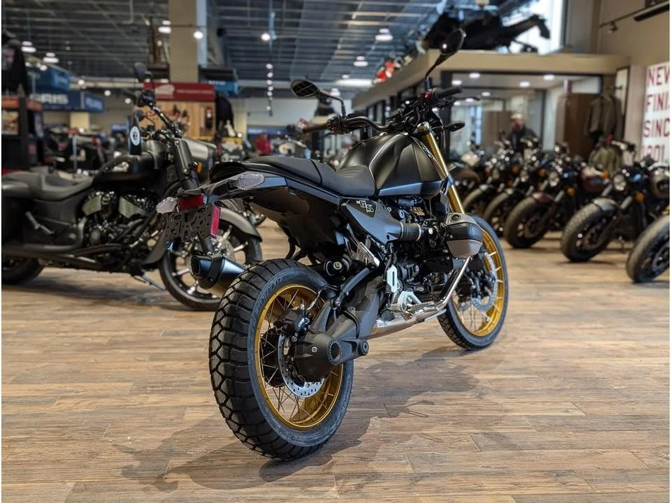 2026 BMW R 12 nineT - Image 11 of 15