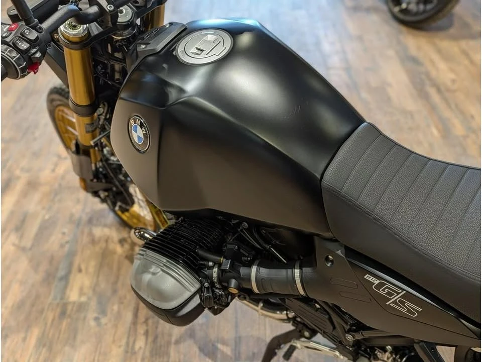 2026 BMW R 12 nineT - Image 9 of 15