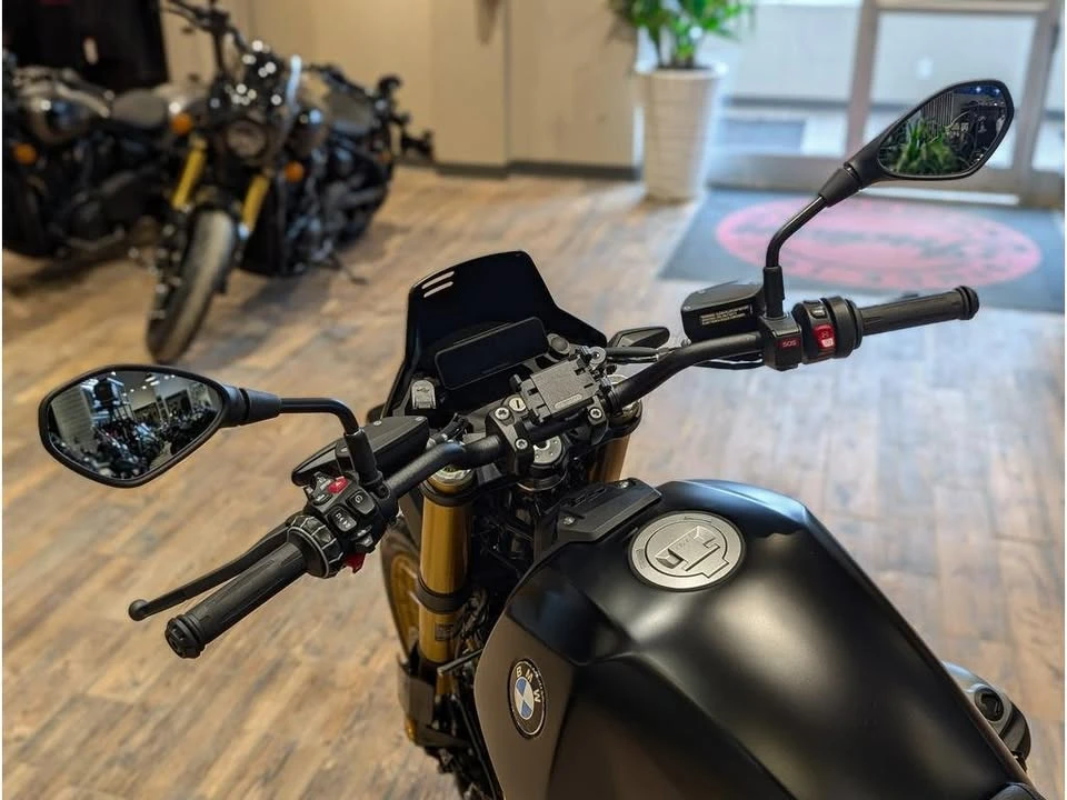 2026 BMW R 12 nineT - Image 8 of 15