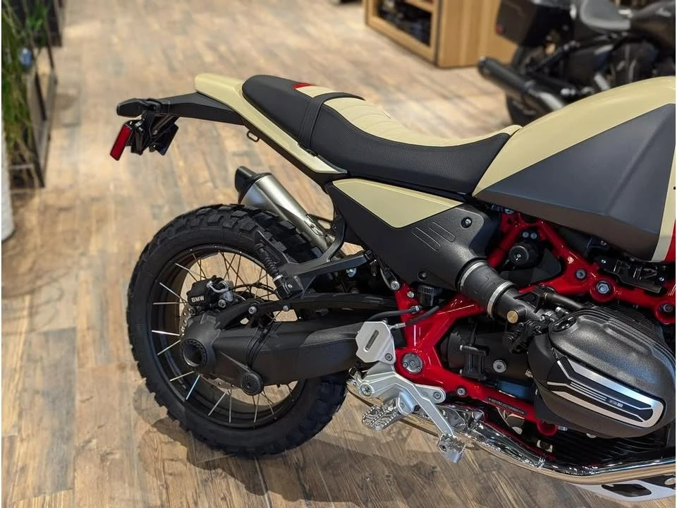 2026 BMW R 12 nineT - Image 10 of 15
