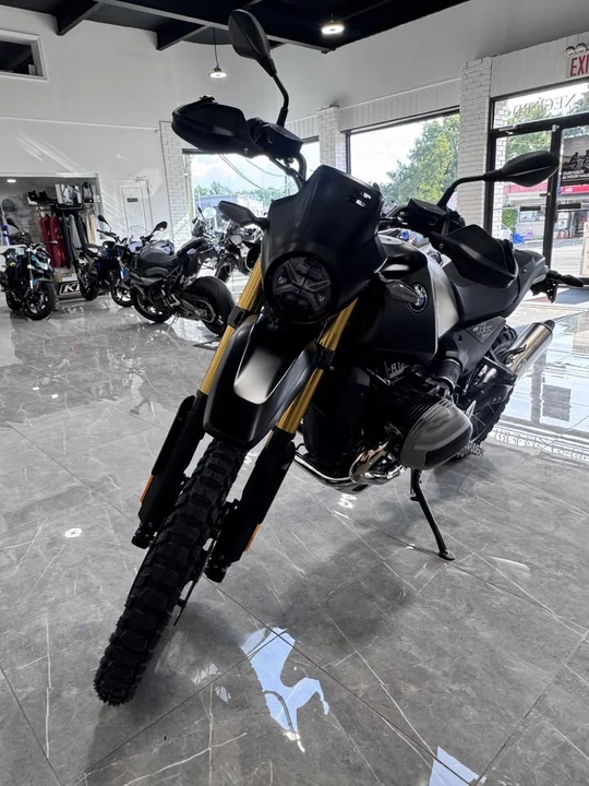 2026 BMW R 12 nineT - Image 4 of 4