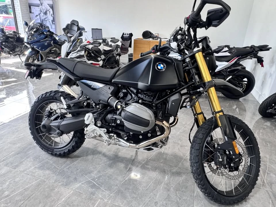 2026 BMW R 12 nineT - Image 2 of 4