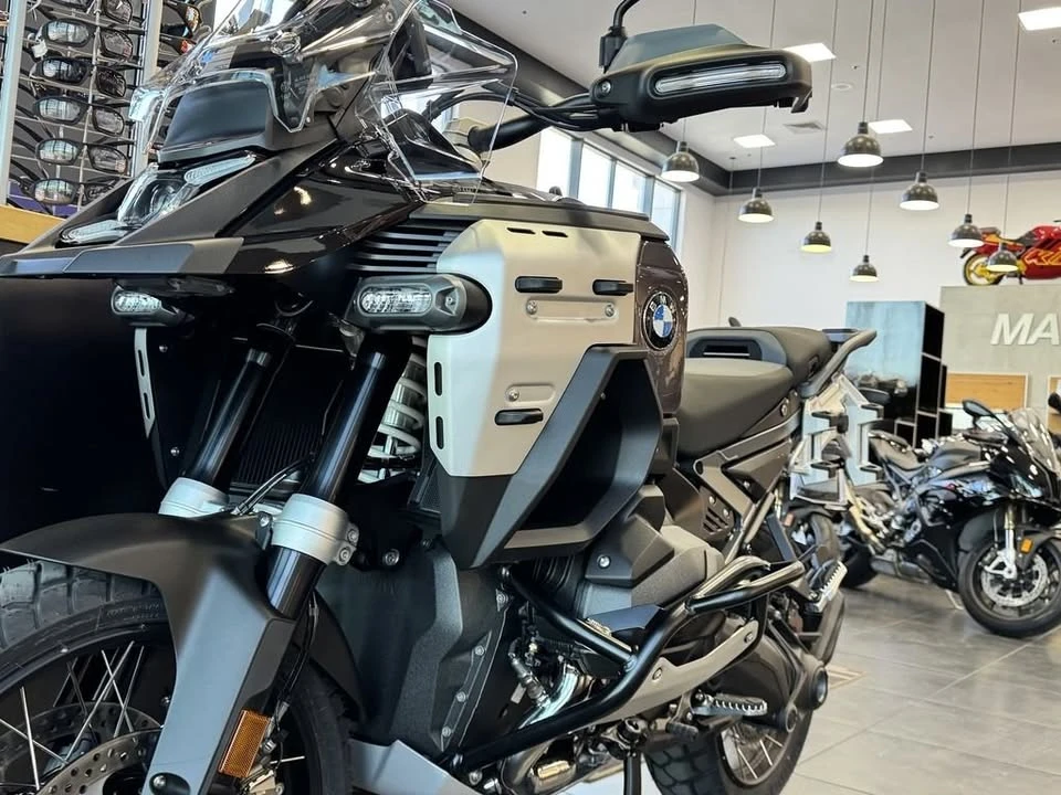 2026 BMW R 12 nineT - Image 5 of 15
