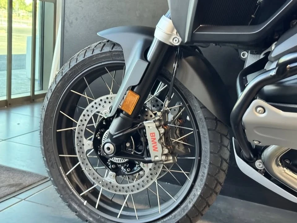 2026 BMW R 12 nineT - Image 13 of 15