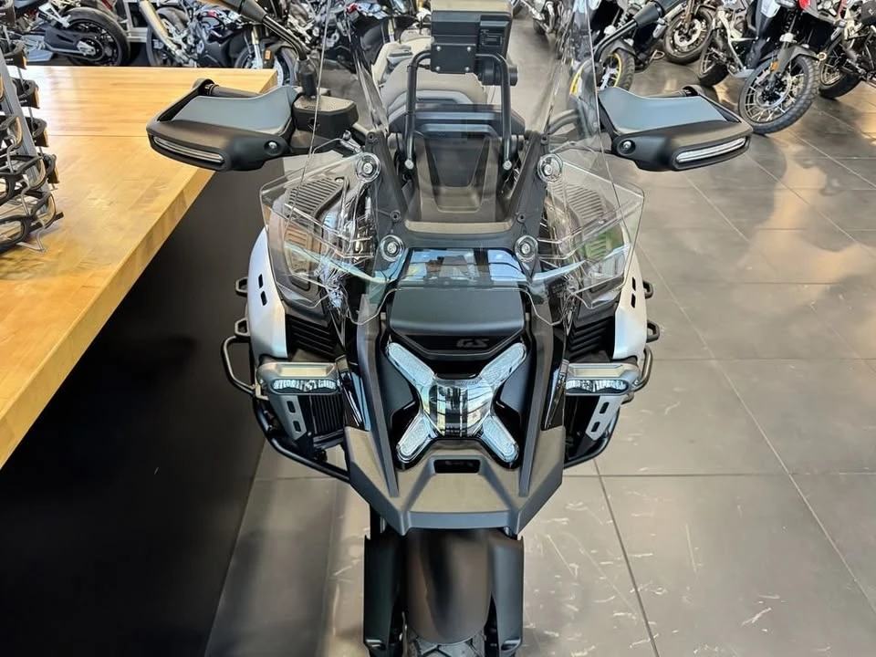 2026 BMW R 12 nineT - Image 6 of 15
