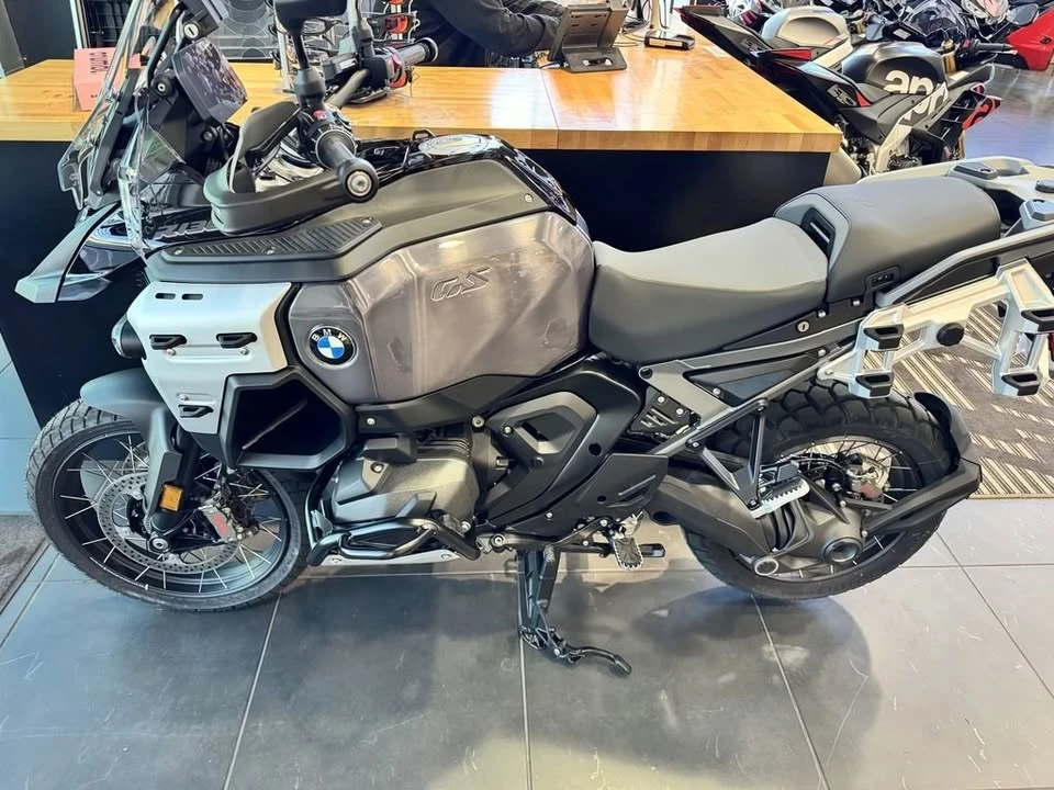 2026 BMW R 12 nineT - Image 3 of 15