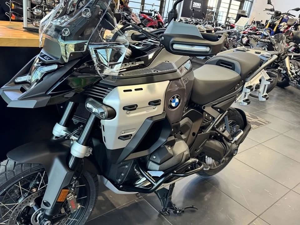 2026 BMW R 12 nineT - Image 4 of 15