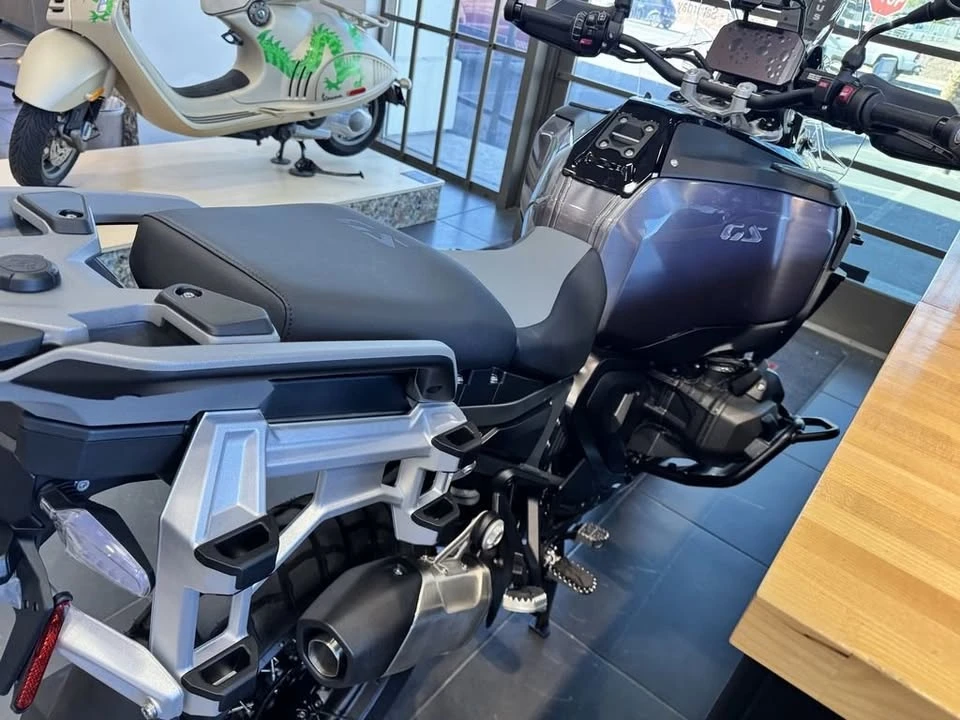 2026 BMW R 12 nineT - Image 7 of 15