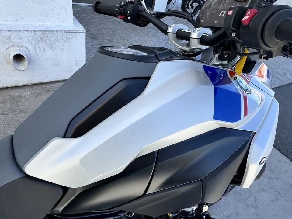 2026 BMW R 12 nineT - Image 6 of 20