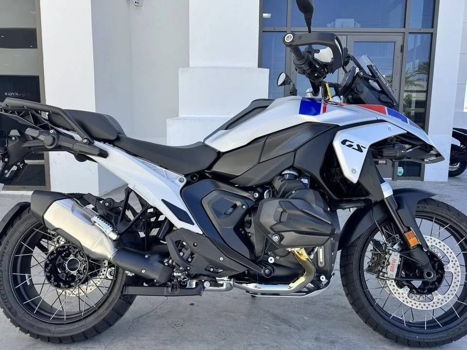 2026 BMW R 12 nineT - Image 2 of 20