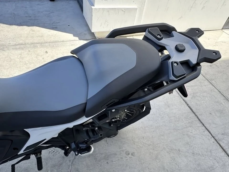 2026 BMW R 12 nineT - Image 14 of 20