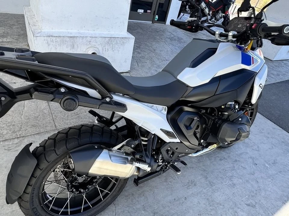 2026 BMW R 12 nineT - Image 7 of 20