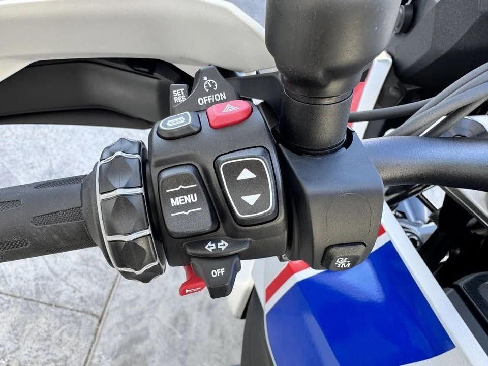 2026 BMW R 12 nineT - Image 11 of 20