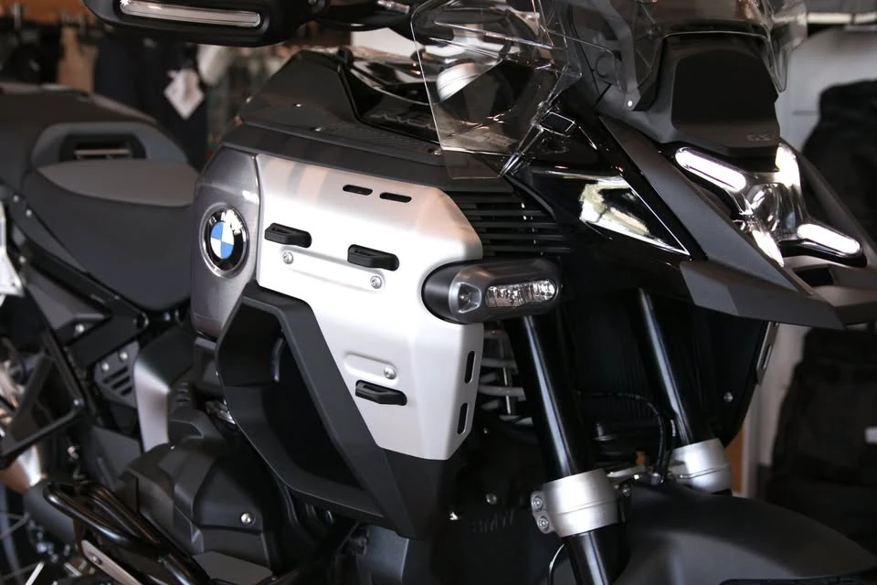 2026 BMW R 12 nineT - Image 11 of 17