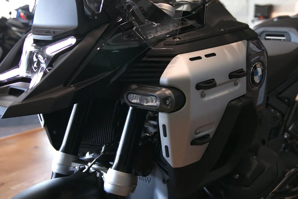 2026 BMW R 12 nineT - Image 6 of 17