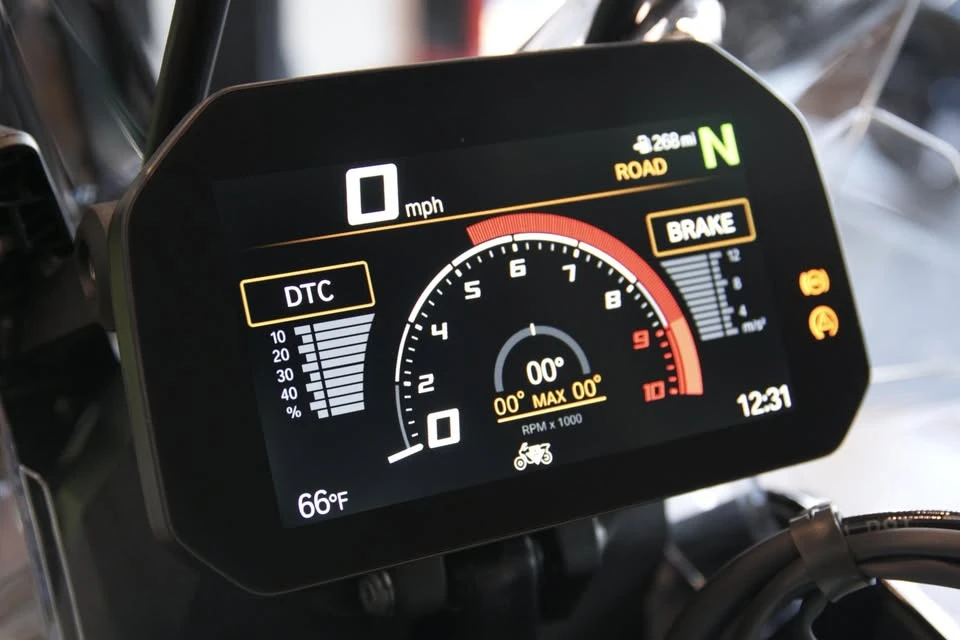 2026 BMW R 12 nineT - Image 9 of 17