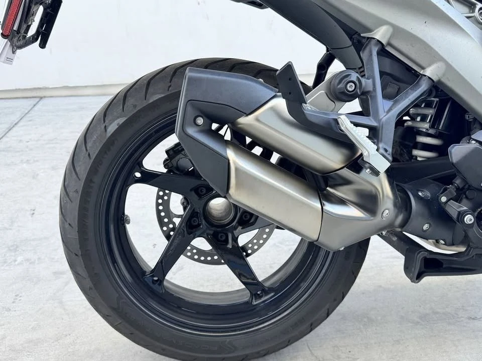 2026 BMW R 12 nineT - Image 13 of 15