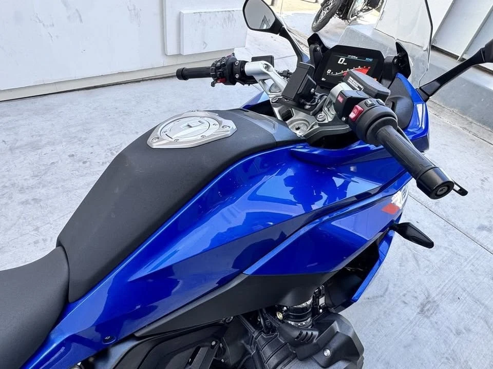 2026 BMW R 12 nineT - Image 12 of 15