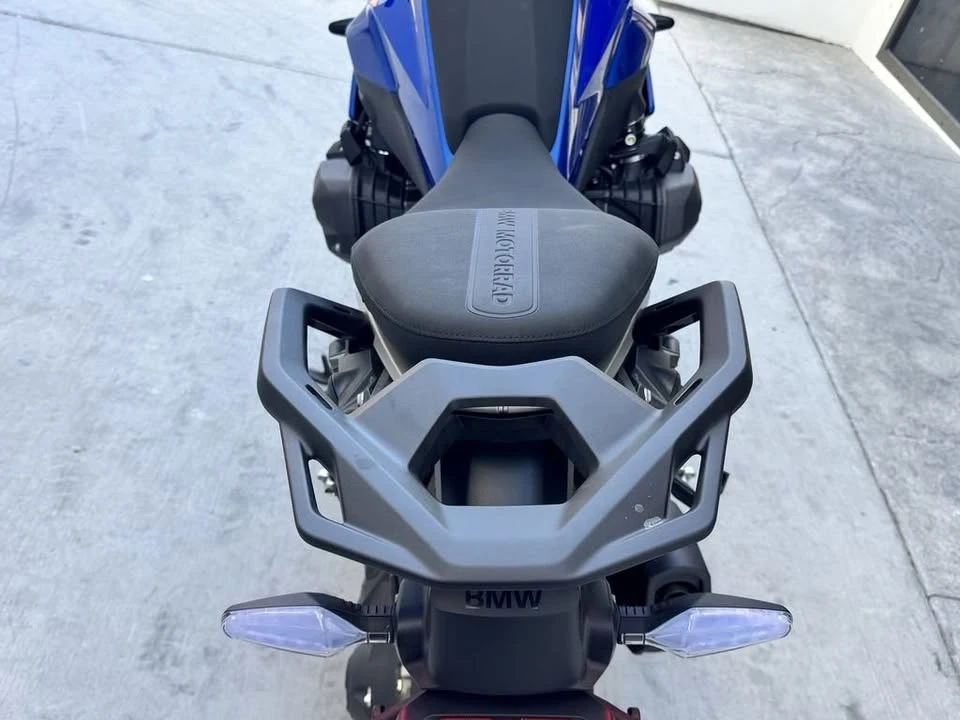 2026 BMW R 12 nineT - Image 14 of 15