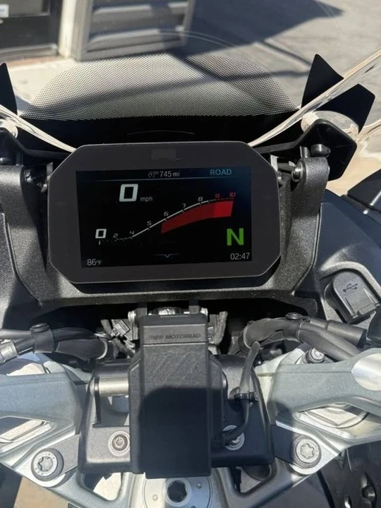 2026 BMW R 12 nineT - Image 8 of 10