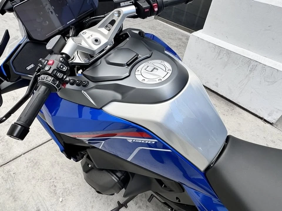 2026 BMW R 12 nineT - Image 12 of 19