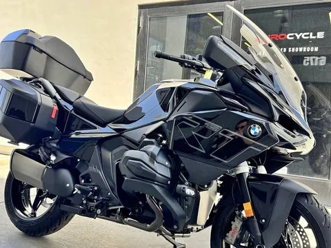 2026 BMW R 1300 RT Triple Black