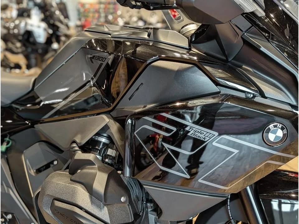2026 BMW R 12 nineT - Image 7 of 15