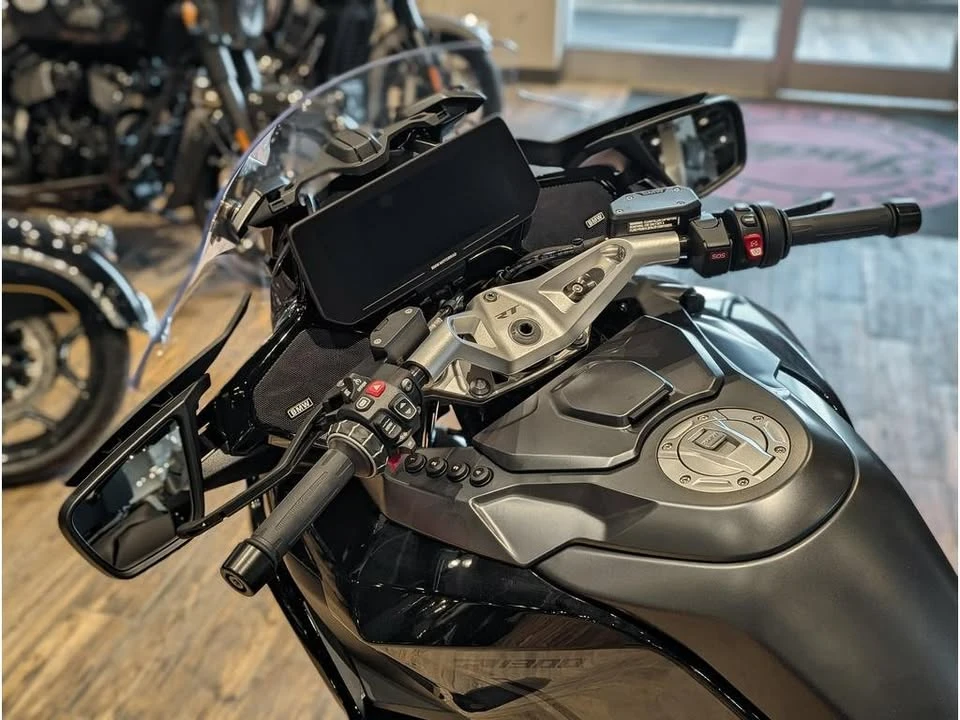 2026 BMW R 12 nineT - Image 8 of 15