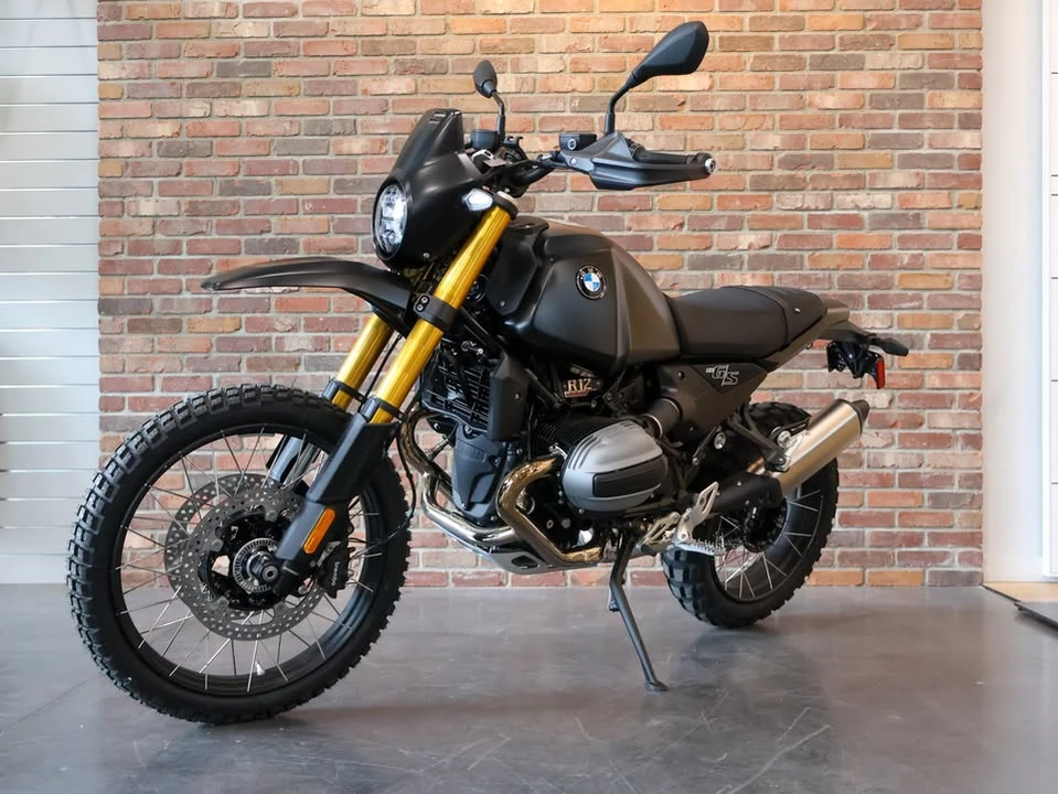 2026 BMW R 12 nineT - Image 7 of 19