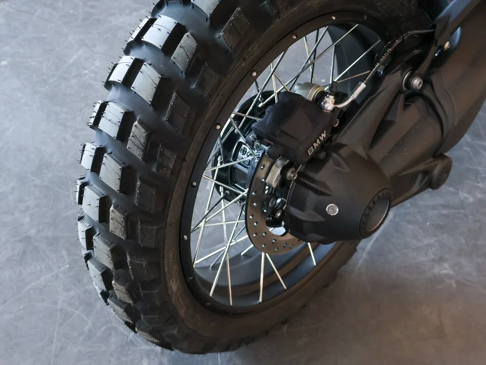 2026 BMW R 12 nineT - Image 16 of 19