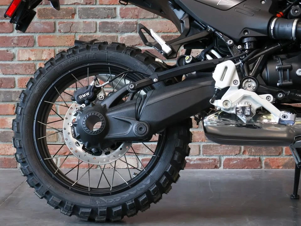 2026 BMW R 12 nineT - Image 11 of 19